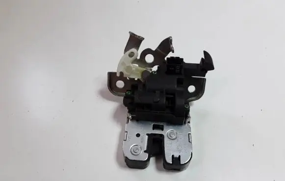 Loading door lock