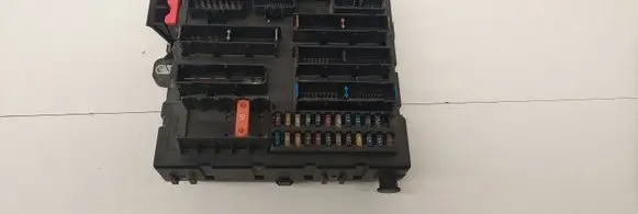 Opel Signum Fuse module 13189924 519048508 00044173