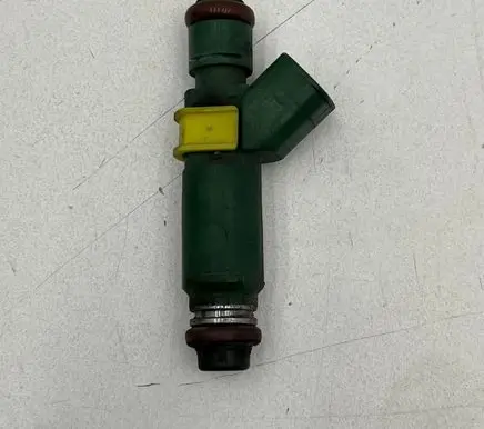 Volvo V70 Fuel injector 9470229