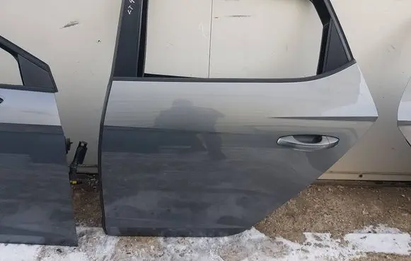 Seat Leon (5F) Rear door 