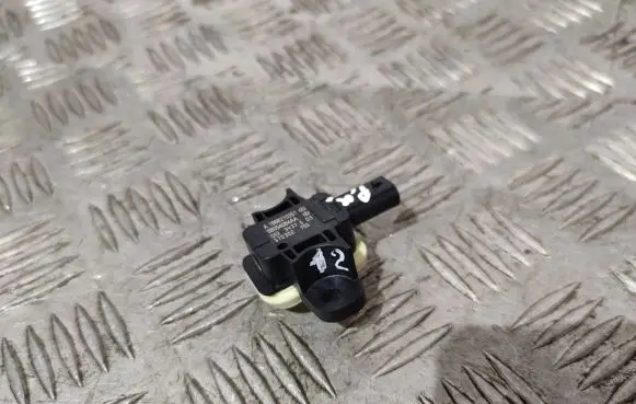 Mercedes-Benz GLE AMG (W166 - C292) Airbag deployment crash/impact sensor A1668210351