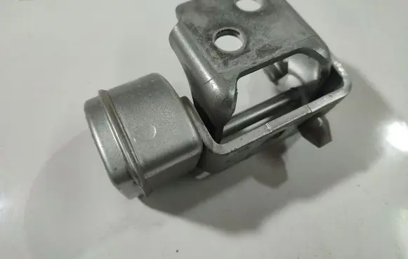 Peugeot 207 Rear door lower hinge 