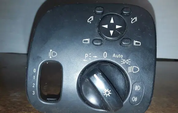 Mercedes-Benz C W203 Light switch A2035451204