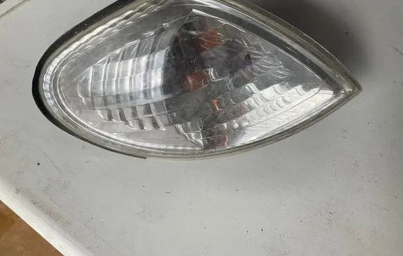 Nissan Almera N16 Front indicator light