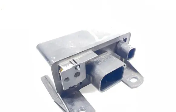 Mercedes-Benz C W203 Glow plug pre-heat relay 0005453516