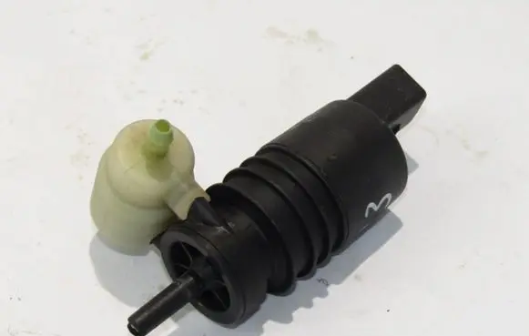 Volkswagen Bora Windscreen/windshield washer pump 1J6955651