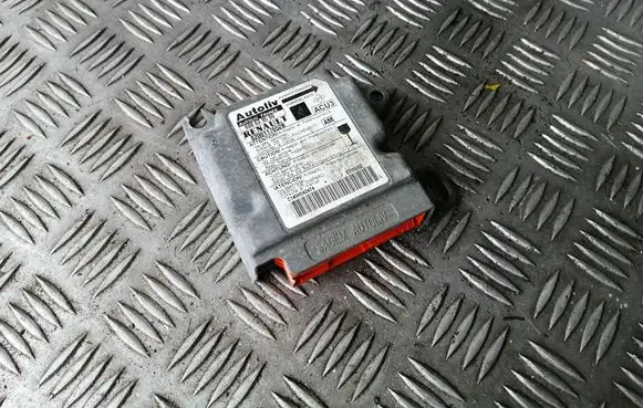 Renault Scenic I Airbag control unit/module 8200117652B 600639500