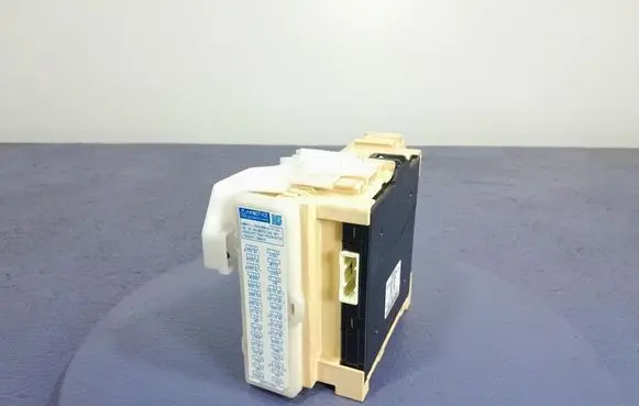 Toyota Auris E180 Fuse box set 82730-12X81