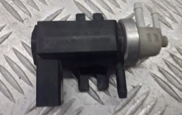 Skoda Octavia Mk1 (1U) Valve vacuum 1J0906627