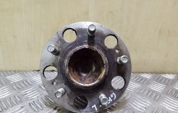 Honda Accord Rear wheel hub