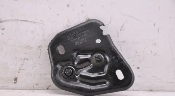 Audi Q3 8U Engine bonnet/hood lock/latch loop/hook 4G0823186