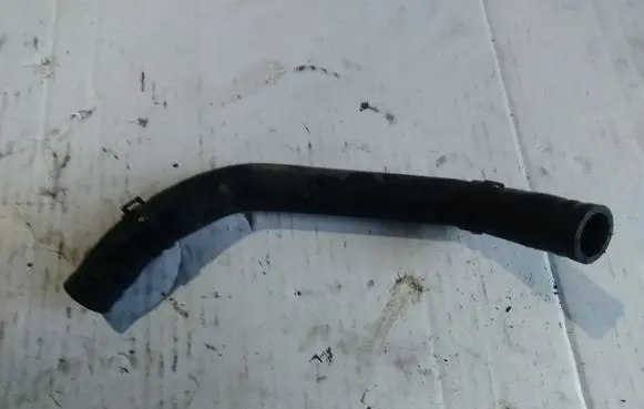 Volkswagen Golf V Engine coolant pipe/hose