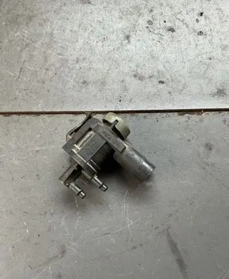 Audi A6 S6 C5 4B Turbo solenoid valve 1J0906283C