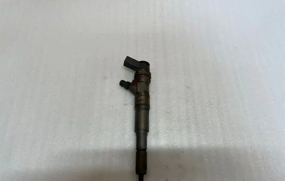 BMW 5 E60 E61 Fuel injector 0445110209 7794435
