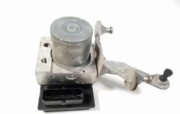 Mercedes-Benz B W245 ABS Pump A0064316712