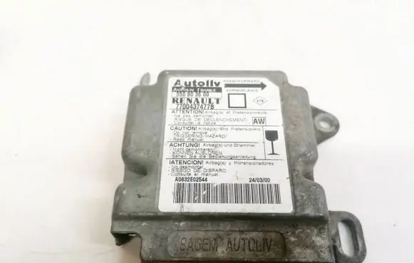 Renault Megane I Airbag control unit/module 7700437477b 550803600