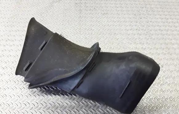 Skoda Octavia Mk1 (1U) Air intake duct part 1U0129604