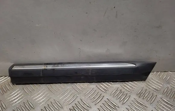 BMW 7 E32 Fender trim (molding) 19086821