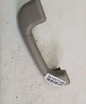 Saturn Vue Front interior roof grab handle 