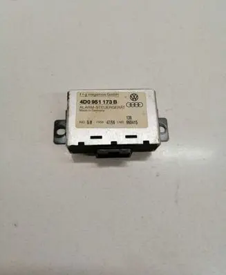 Audi A8 S8 D2 4D Alarm control unit/module 4D0951173B