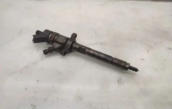 Volvo C30 Fuel injector 328480
