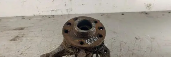 Opel Zafira A Front wheel hub spindle knuckle
