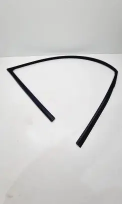 Hyundai Kona I Rubber seal front door window/glass 82530J9000
