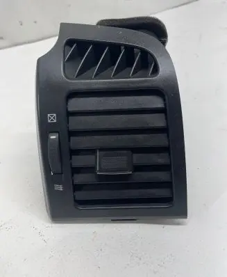 Chevrolet Captiva Dashboard side air vent grill/cover trim