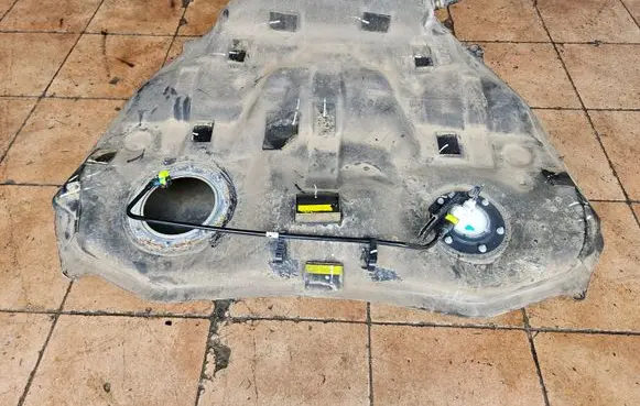 Subaru Outback (BS) Fuel tank 