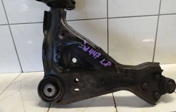 Mercedes-Benz Vito Viano W447 Front control arm