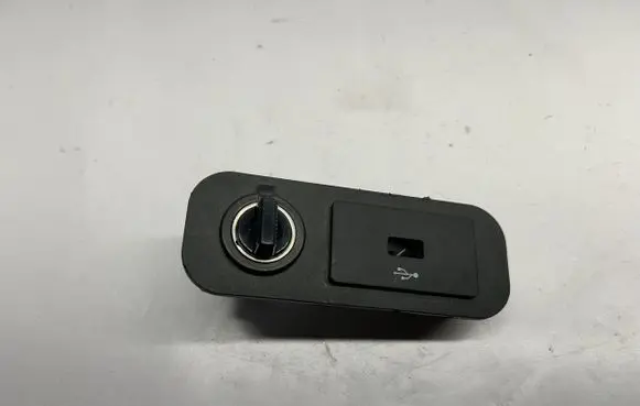 Ford Mustang VI Cigarette lighter FR3B63045M70A