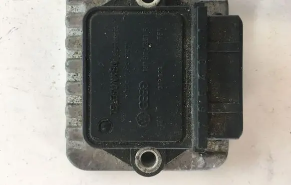 Audi 80 90 S2 B4 Ignition amplifier control unit 191905351B