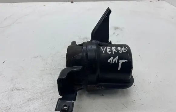 Toyota Verso Engine mount bracket