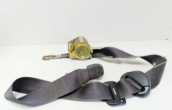 Toyota Corolla E90 Front seatbelt 0419027