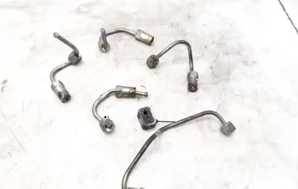 Opel Astra J Fuel injector supply line/pipe 