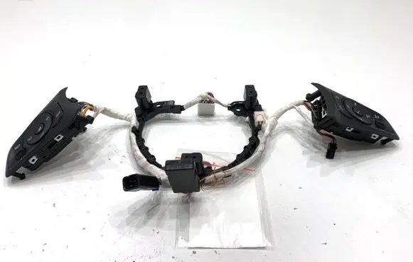 Opel Corsa F Steering wheel buttons/switches 3917278939203689