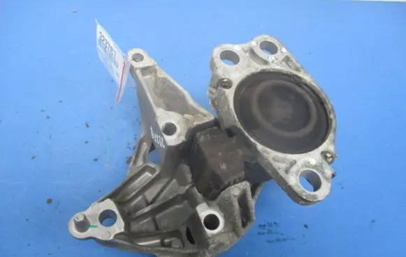 Renault Thalia I Engine mount vacuum valve 8200267625