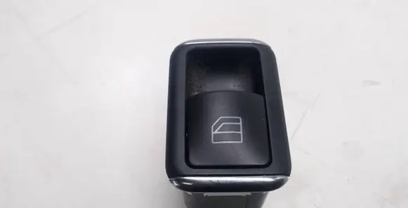 Mercedes-Benz E W212 Electric window control switch A2048707358 10034661 03139101