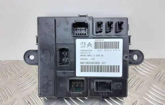 Tailgate/trunk control unit/module