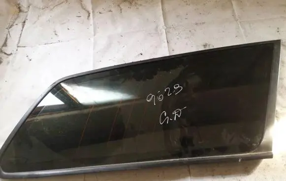 Volvo V50 Rear side window as2