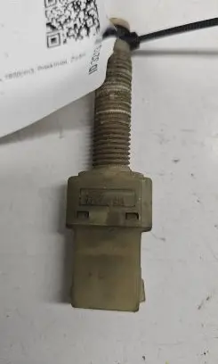 Audi A4 S4 B5 8D Brake pedal sensor switch 443945515
