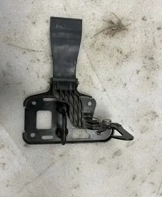 Audi A5 8T 8F Engine bonnet (hood) release handle 8T0823480