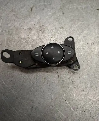 Mercedes-Benz E W211 Wing mirror switch 2118208310