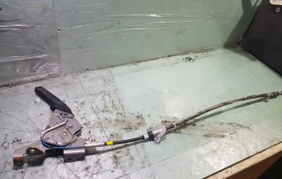 Toyota Corolla E110 Handbrake/parking brake lever assembly