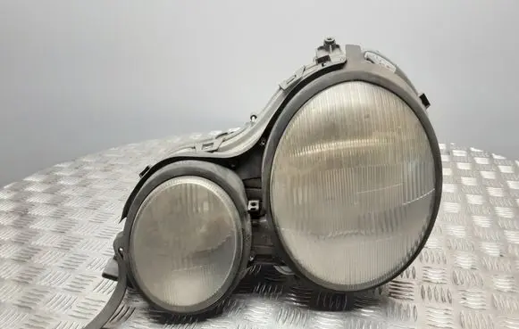 Mercedes-Benz E W210 Headlight/headlamp 144869