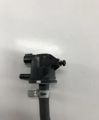 Toyota RAV 4 (XA40) Vacuum valve 9091012276