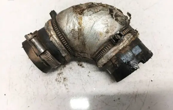 Intercooler hose/pipe