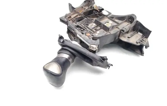 Lexus UX Gear selector 