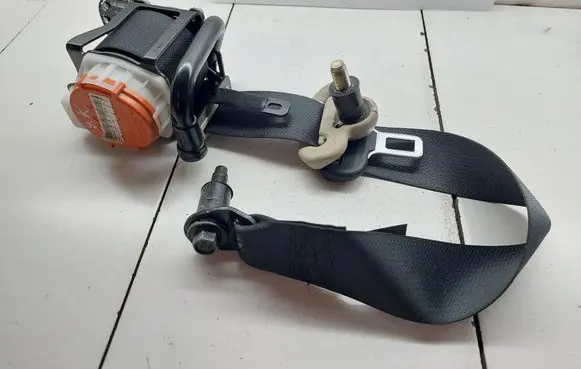 Nissan Navara D23 Rear seatbelt 888854KJ0A CT0818