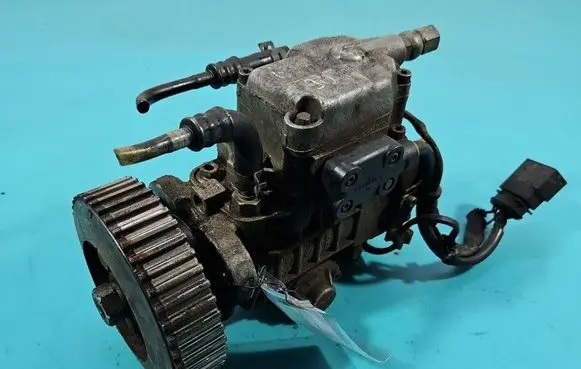 Audi A3 S3 8L Fuel injection high pressure pump 0460404977 IMPRK1523518